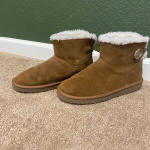 UGG Tan Suede Boots with White Fur